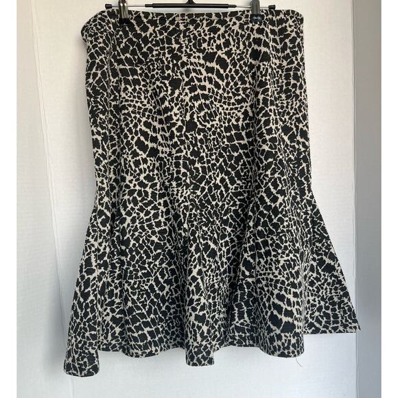 Susan Bristol Black and White Animal Print Zippered Flare Bottom Skirt Sz 14 - Picture 3 of 7